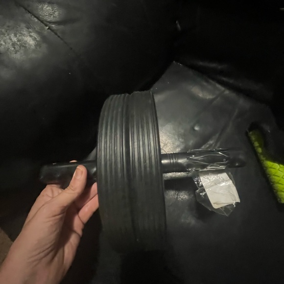 Exercise bundle. Push up wheel and stretch cables. - Picture 2 of 5